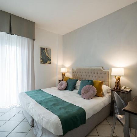 Hotel Continental Сенигалия Екстериор снимка