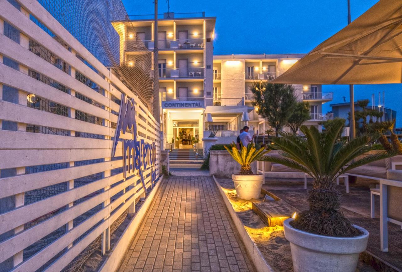 Hotel Continental Сенигалия Екстериор снимка