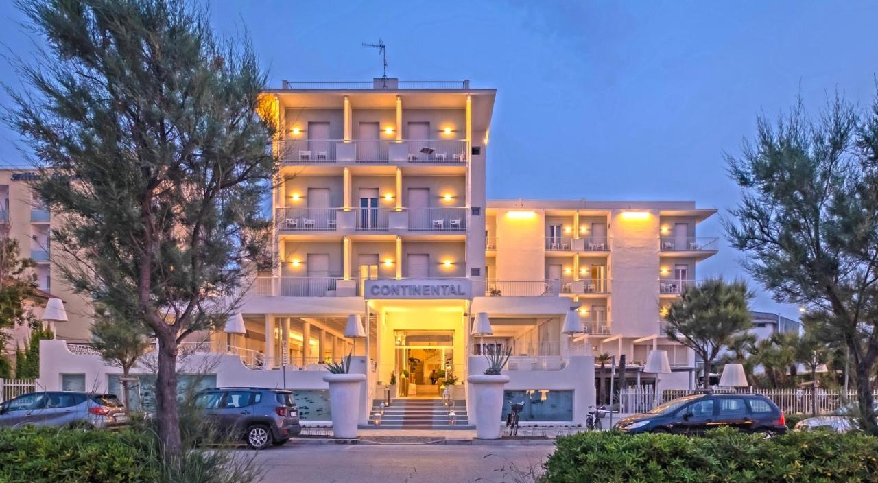 Hotel Continental Сенигалия Екстериор снимка