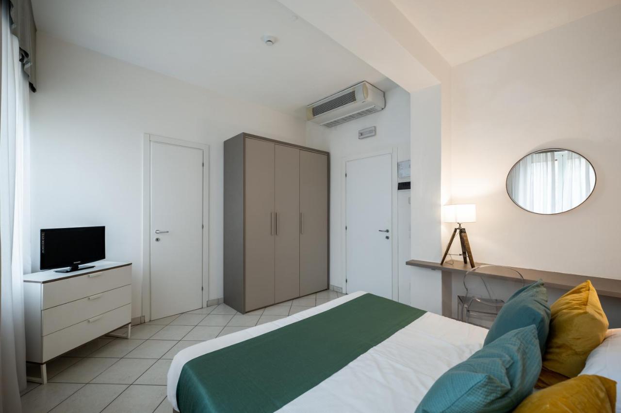 Hotel Continental Сенигалия Екстериор снимка