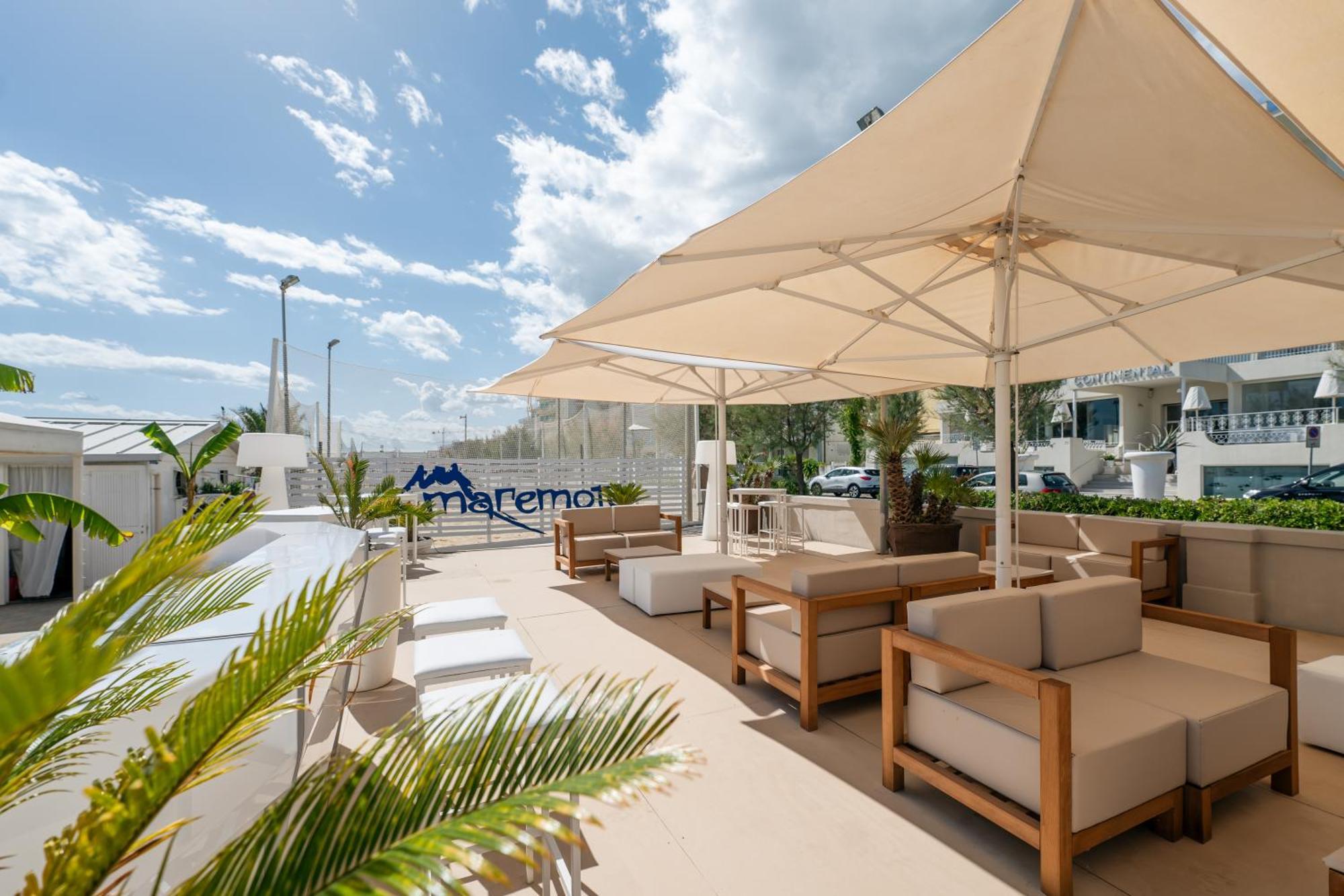 Hotel Continental Сенигалия Екстериор снимка