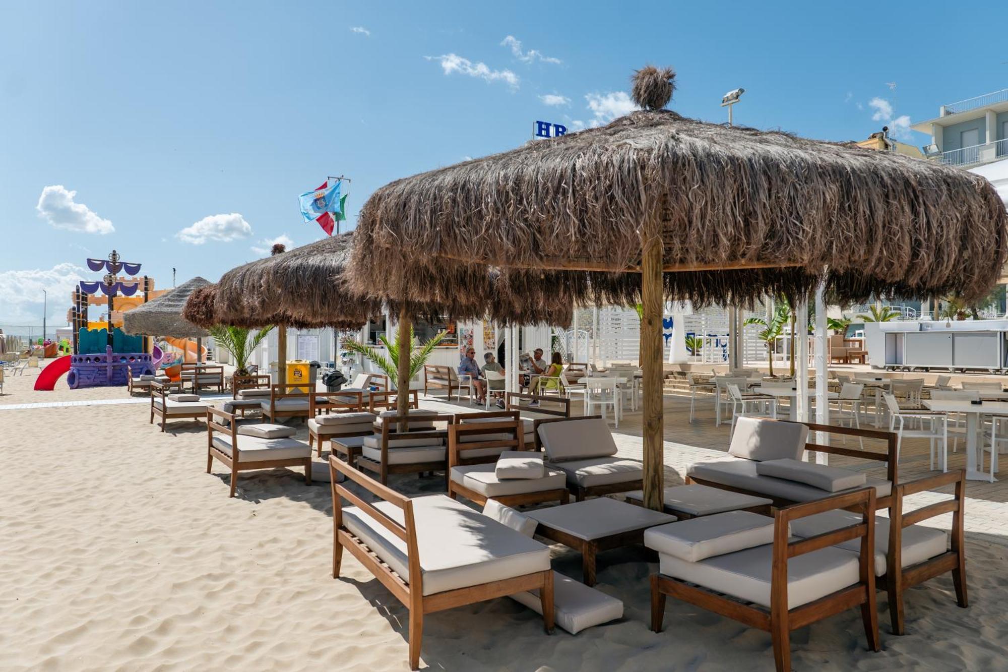 Hotel Continental Сенигалия Екстериор снимка